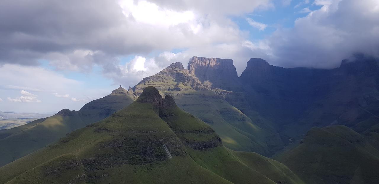 Swallowfield Rondavels Champagne Valley المظهر الخارجي الصورة
